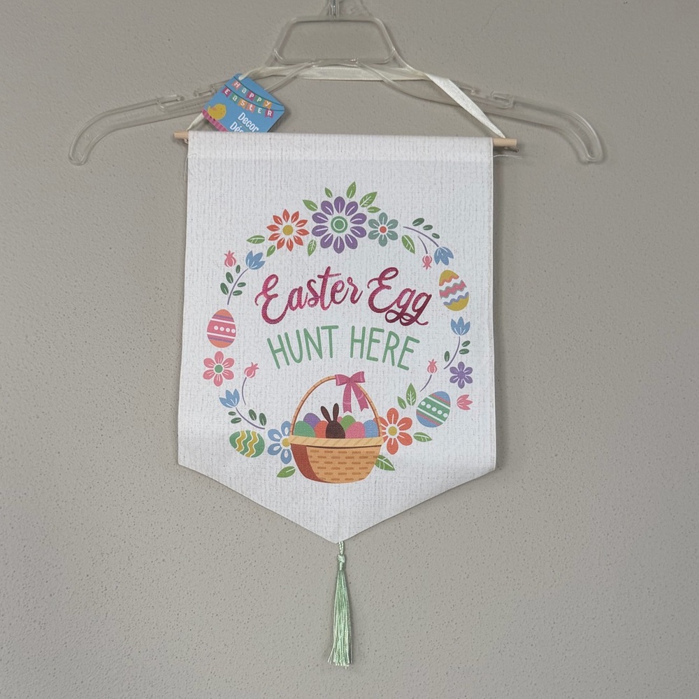 NWT Easter Egg Hunt Wall Hanging Decor